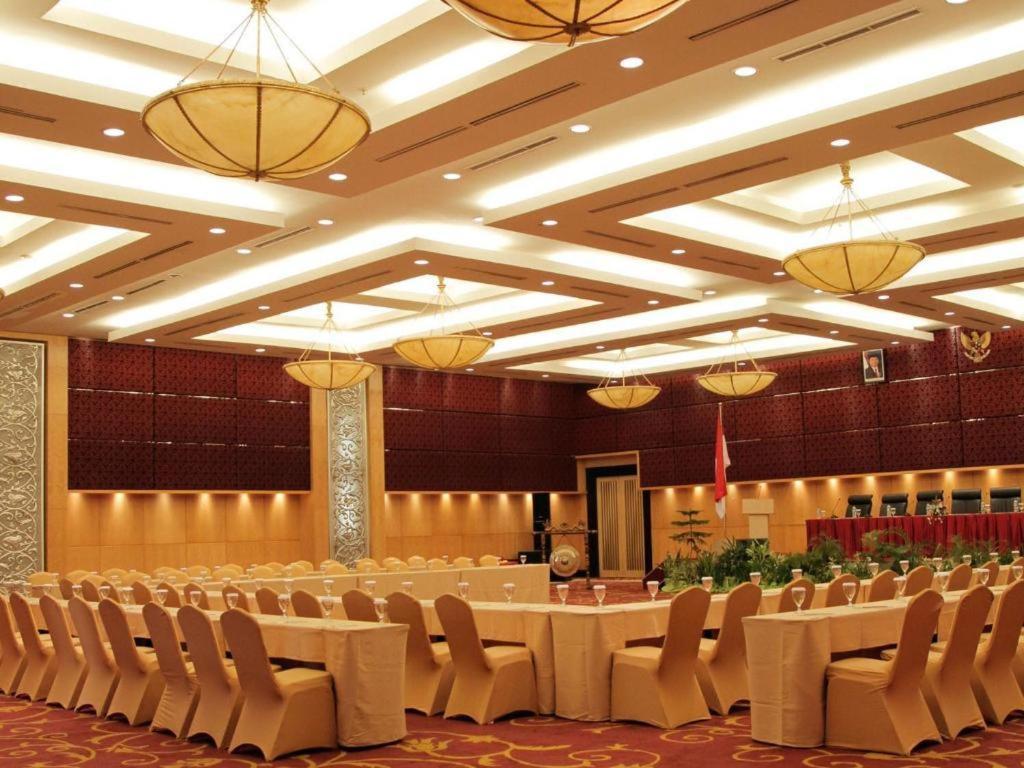 Grand Basko Hotel Padang  Exterior foto