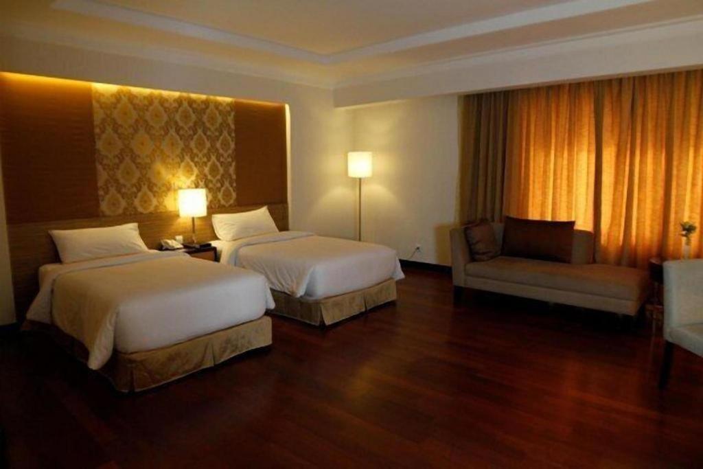 Grand Basko Hotel Padang  Exterior foto